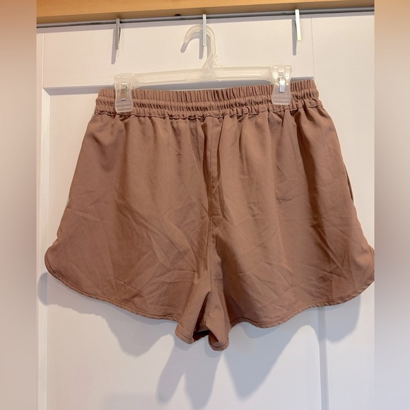 Dynamite women’s athletic shorts, size M, Dusty rose colour - Picture 2 of 2